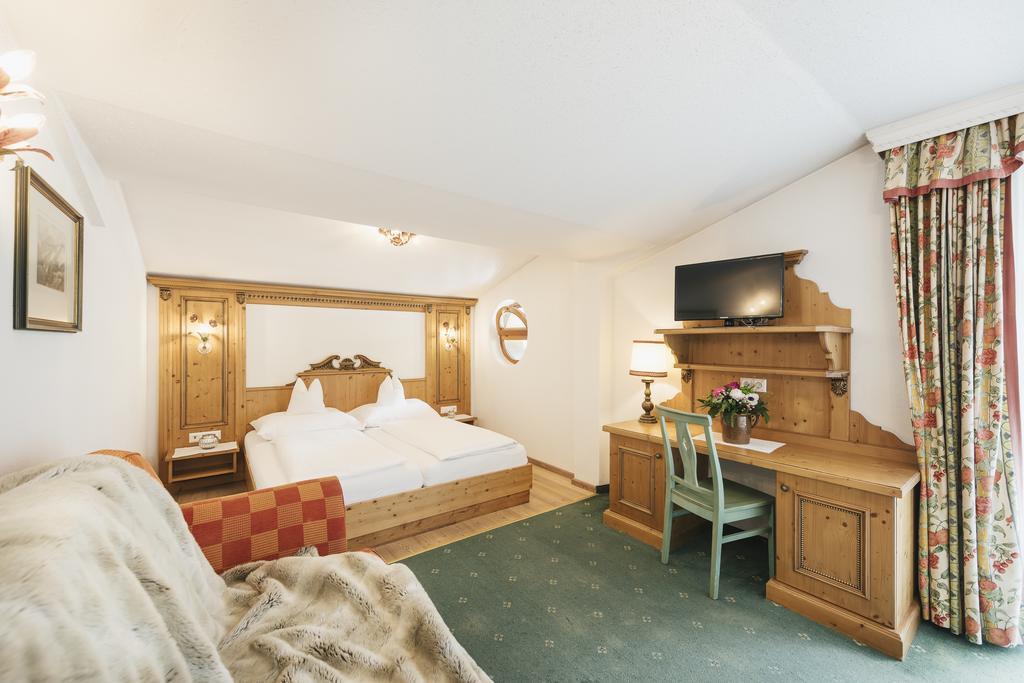 Hotel Hoferwirt Neustift im Stubaital Exteriör bild