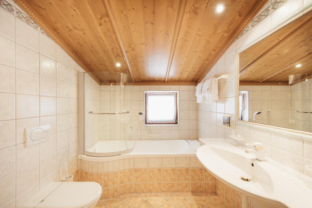 Hotel Hoferwirt Neustift im Stubaital Exteriör bild