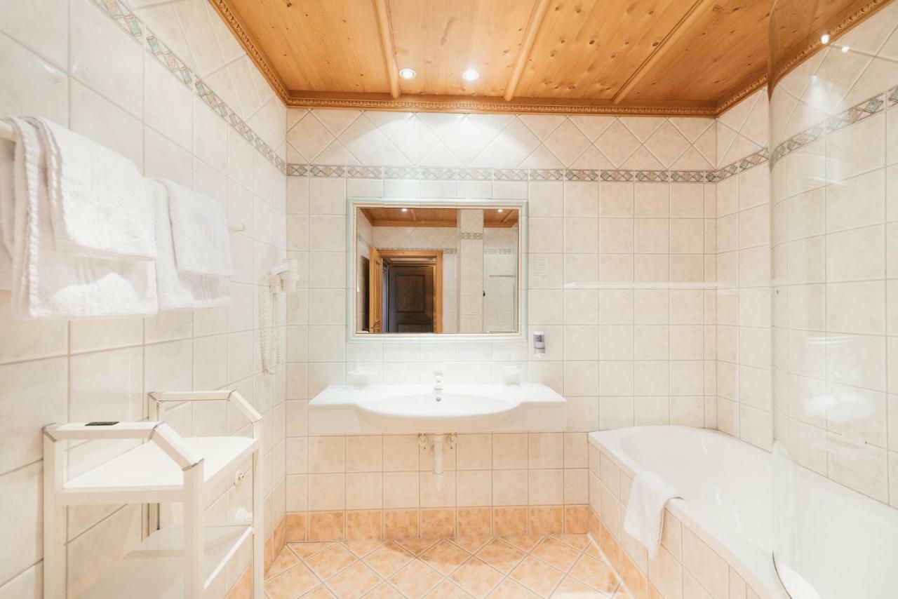 Hotel Hoferwirt Neustift im Stubaital Exteriör bild
